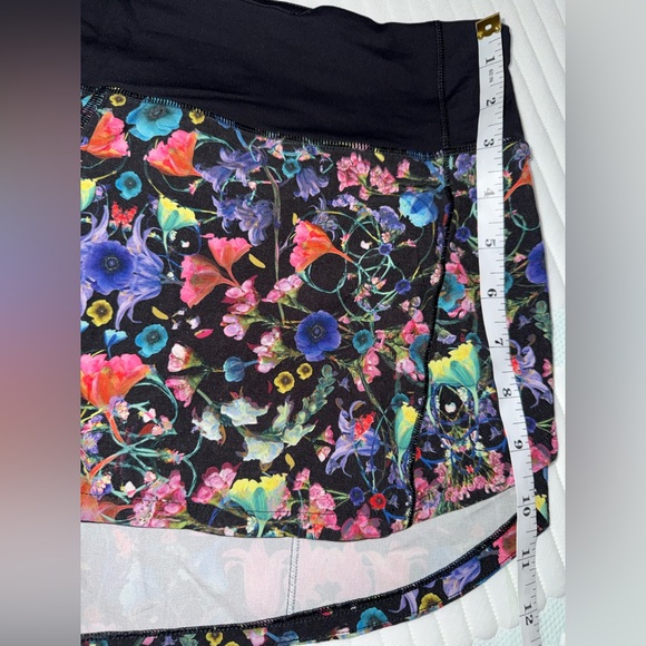 Lululemon Floral Shorts - Picture 7 of 7